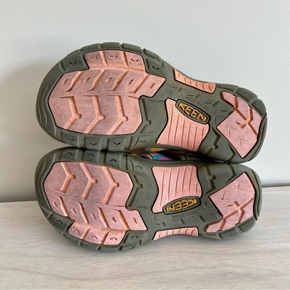 Keen Newport H2 Pink Pastel Stripe Rainbow Sandals Water Shoes Waterproof sz 3